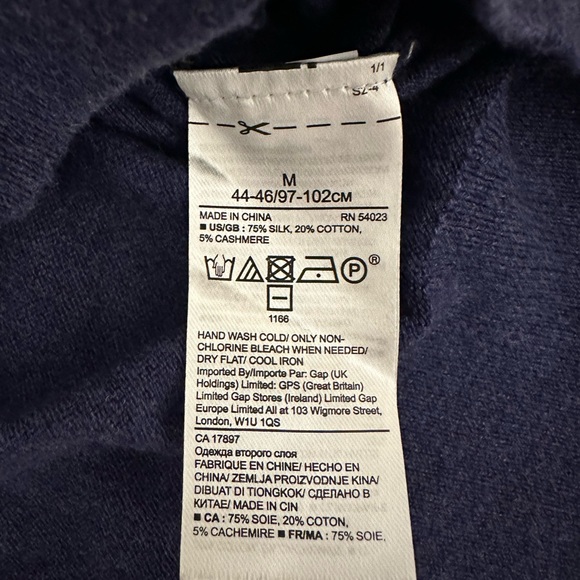 🔥2/$20🔥Banana Republic Men’s Sweater (medium) - Picture 4 of 6